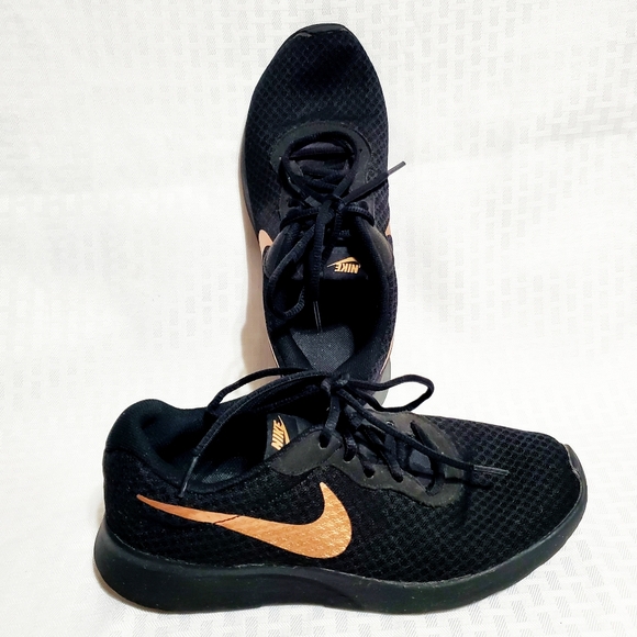 Nike Tanjun Women Running Sneakers Black/Rose/Bronze/Gold/Metallic Size 9.5 - Picture 8 of 13